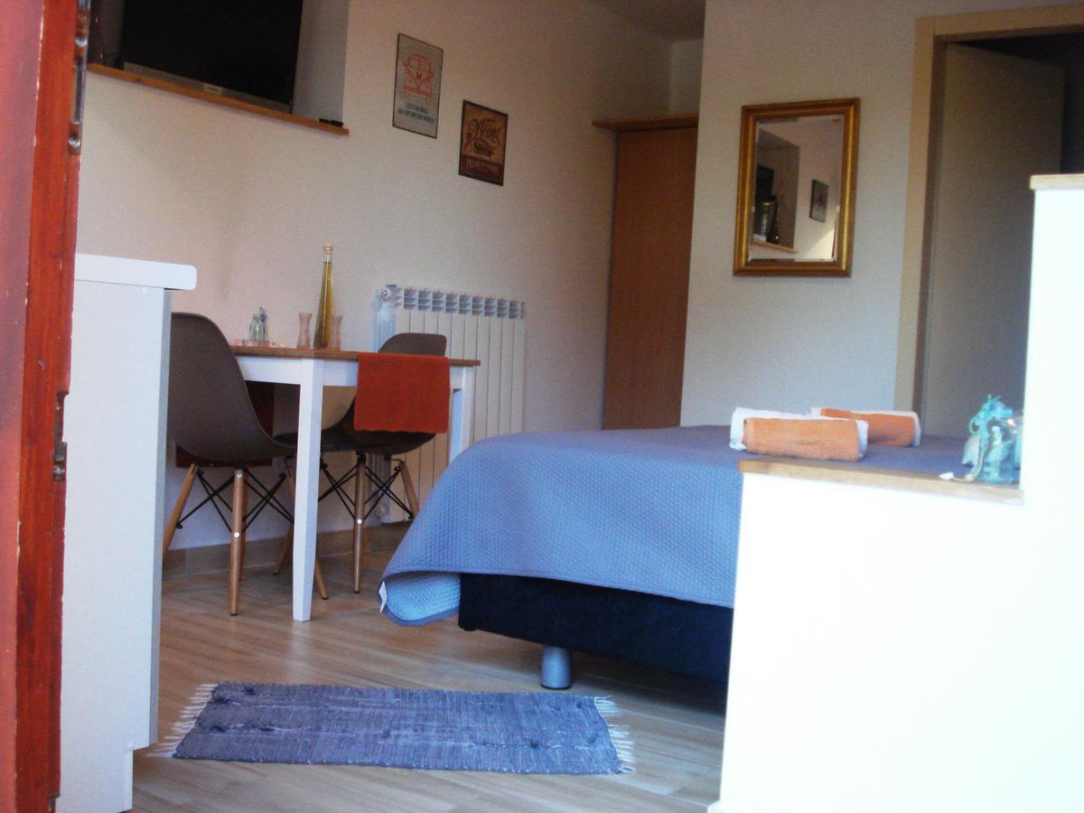 Studio Apartment Md Roc Luaran gambar